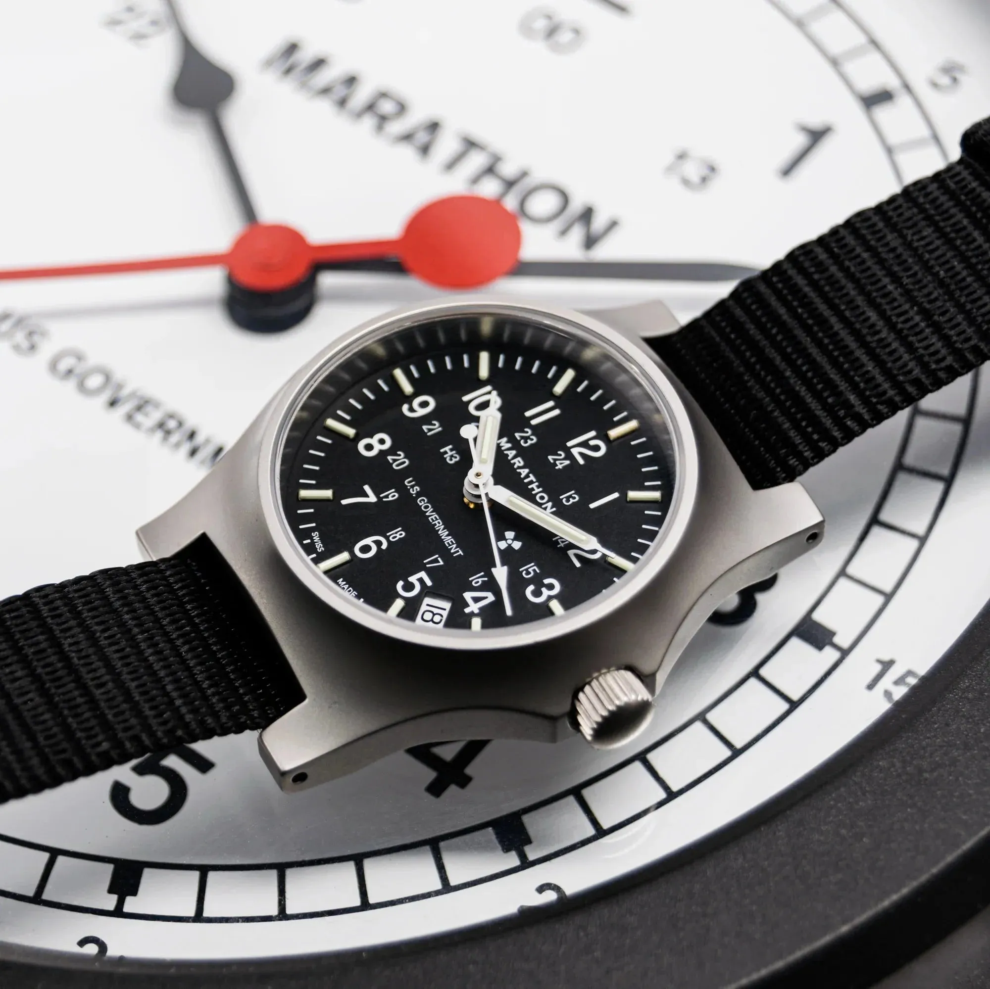 Marathon Re-Issue Stainless Steel GP Quartz with Date (GPQ) 39mm US Government Marking Stainless Steel WW194015SS
