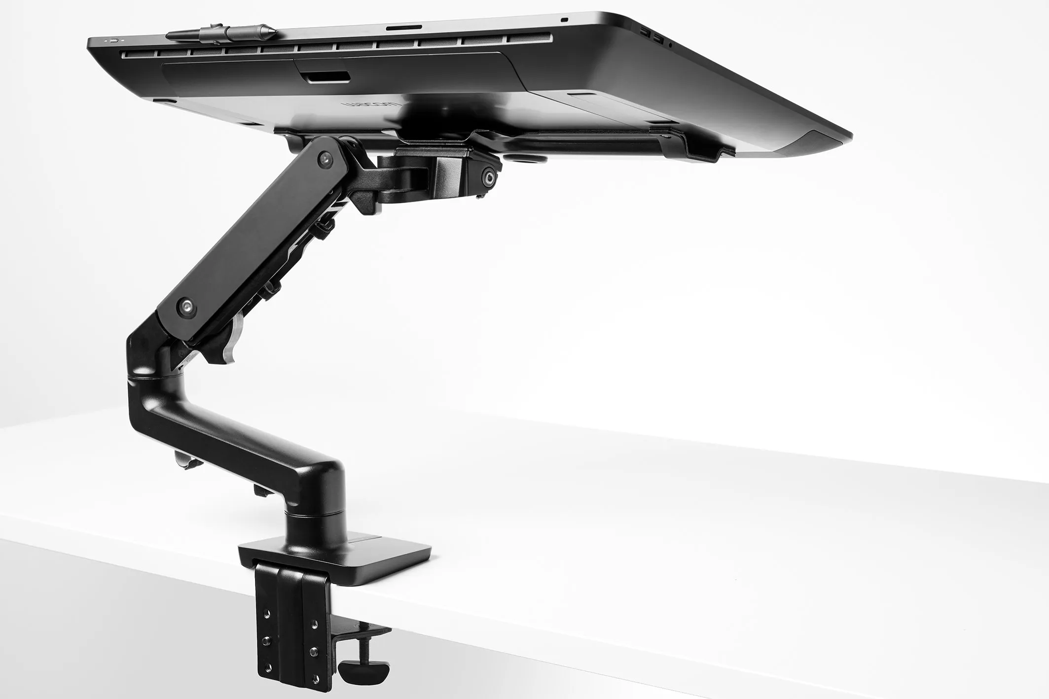 Wacom Cintiq Pro 24inch Pen Display   Flex Arm Bundle DTK2420K0
